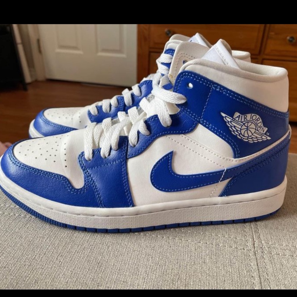 Jordan 1 Mid